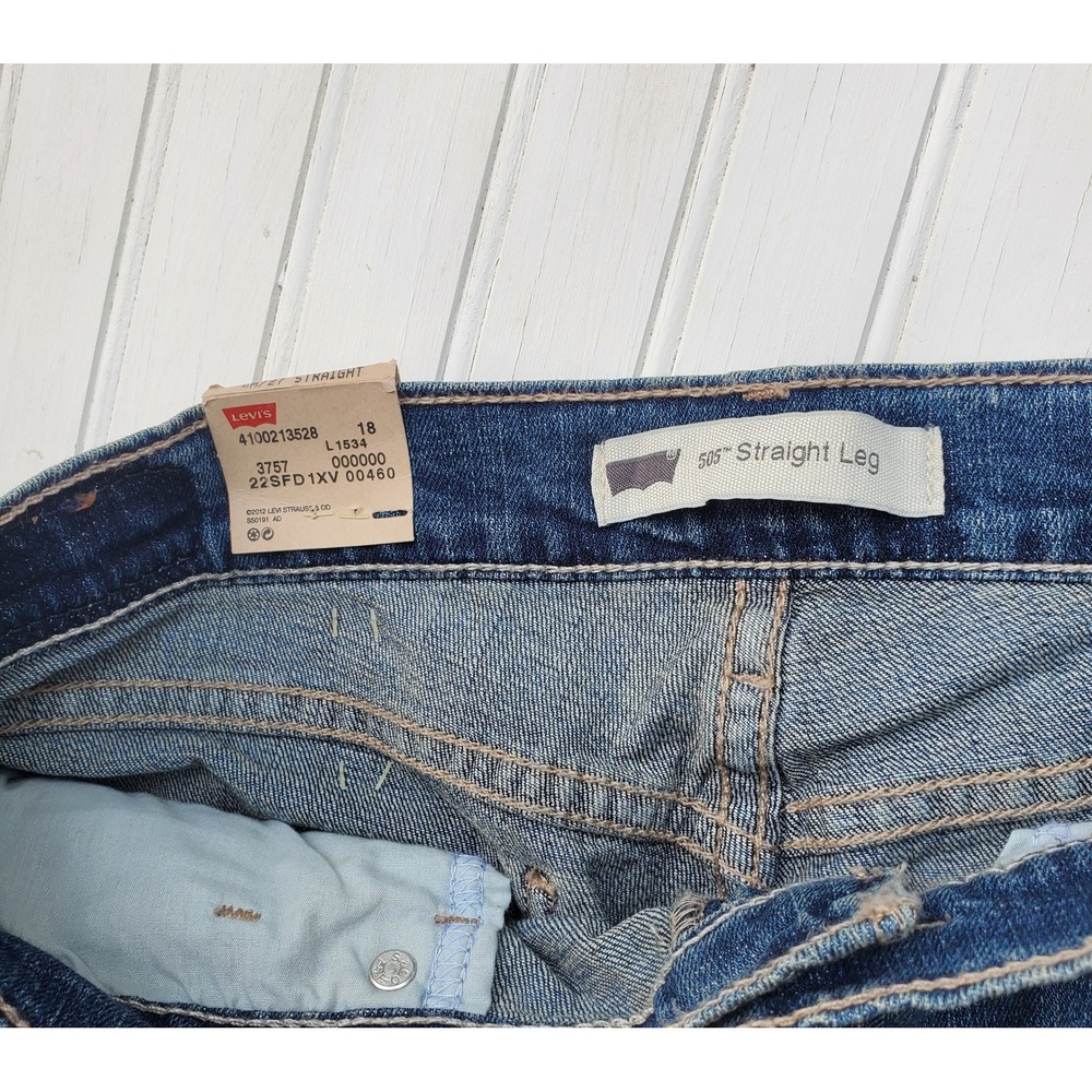 Levis 505 Straight Leg Jeans Womens 4M Blue Denim Medium Wash NWT Streamlined - Picture 7 of 8